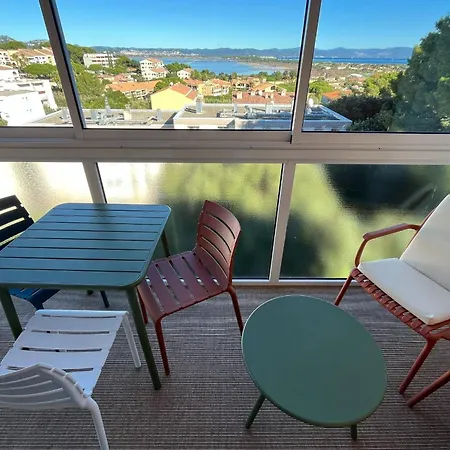 Sea View Calm And Comfort In The Village Apartment Hyères